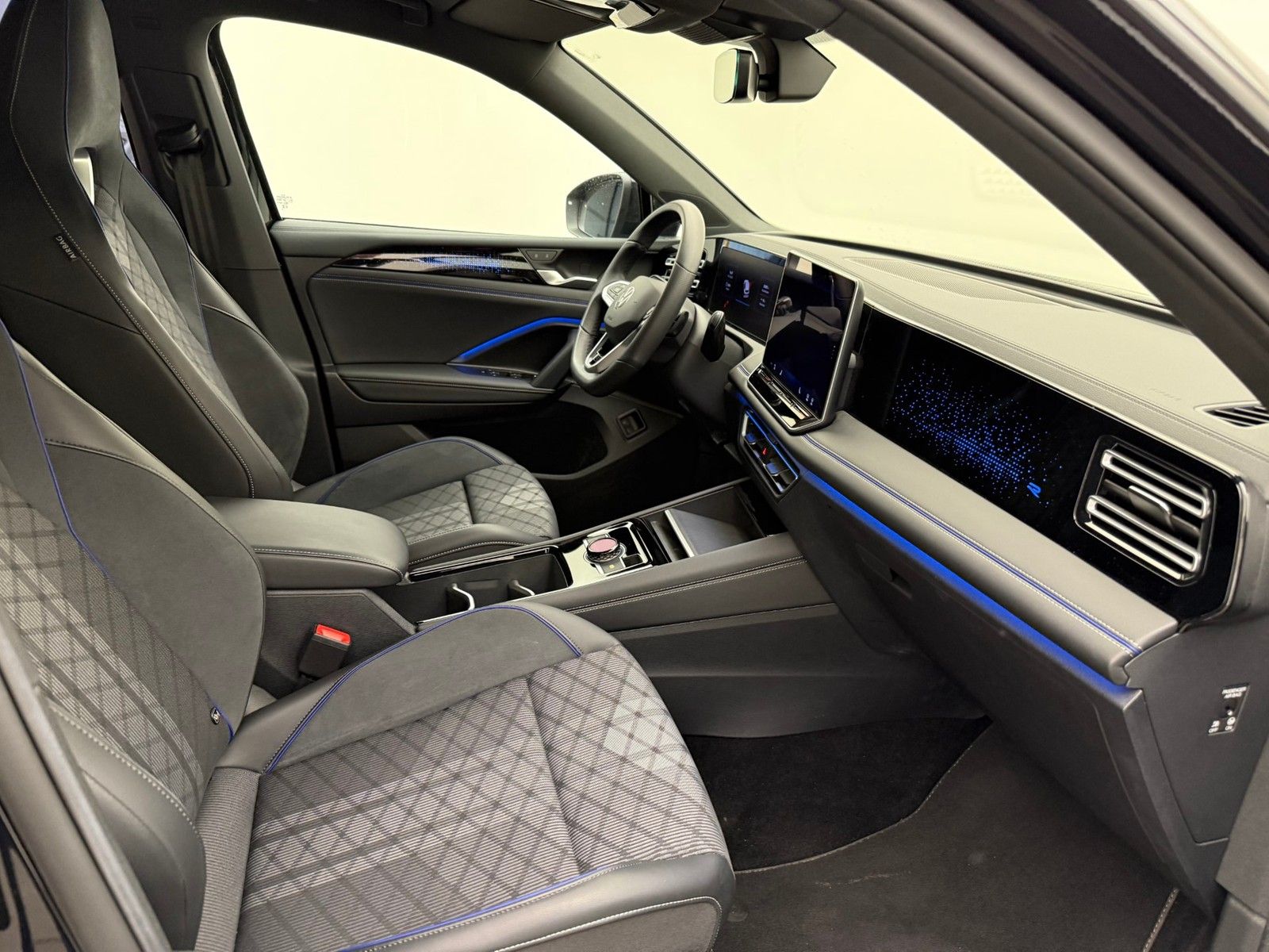 Volkswagen Tiguan 1.5 eHybrid DSG R-Line BlackIQ.19DCC AHK foto 3
