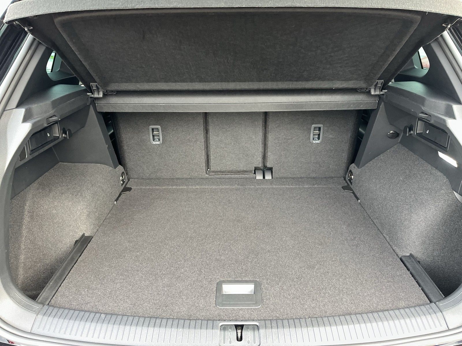 Volkswagen Tiguan R-Line 1.5 TSI DSG Matrix Navi Kamera foto 11