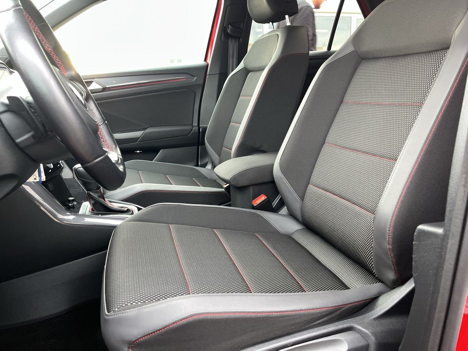 Volkswagen T-Roc 1.5 TSI DSG Sport LED Navi Kamera AHK LM17 foto 8
