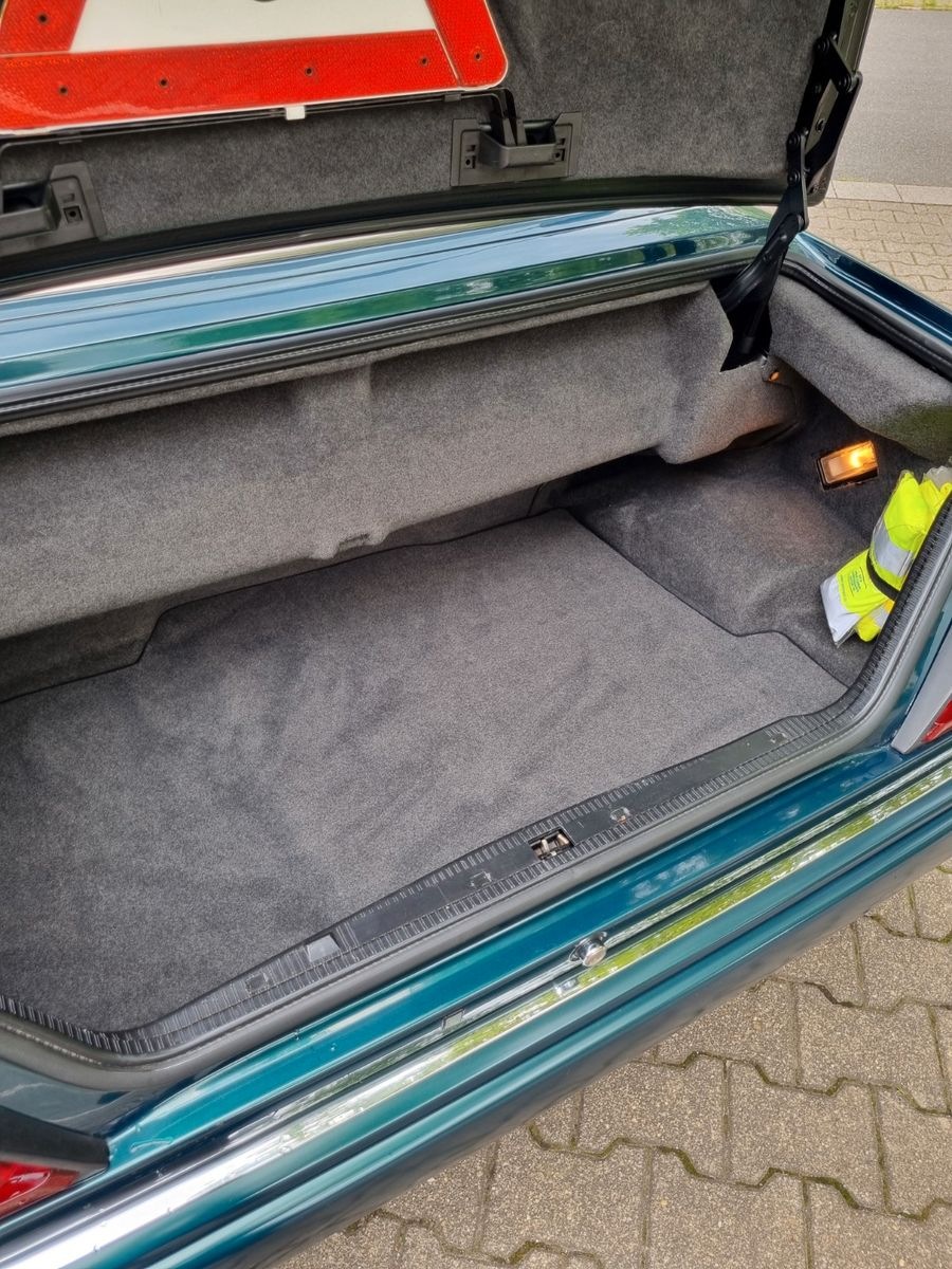 Mercedes-Benz E 200 Cabrio A124, Oldtimer H- Kennzeichen foto 11