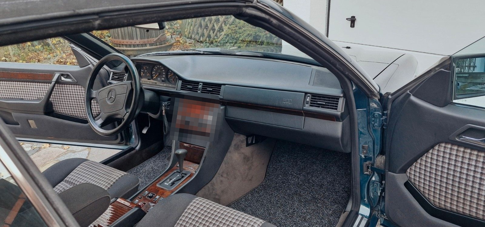 Mercedes-Benz E 200 Cabrio A124, Oldtimer H- Kennzeichen foto 12