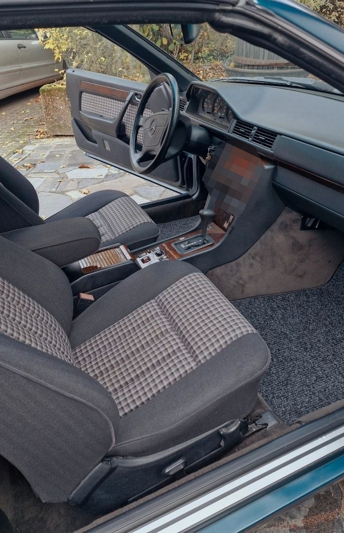 Mercedes-Benz E 200 Cabrio A124, Oldtimer H- Kennzeichen foto 15
