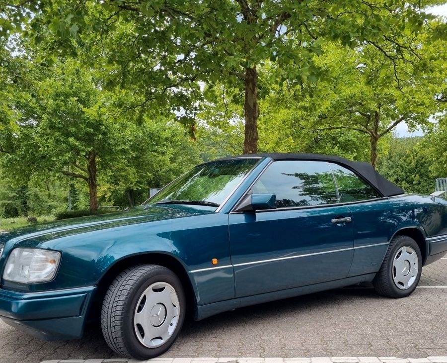 Mercedes-Benz E 200 Cabrio A124, Oldtimer H- Kennzeichen foto 3