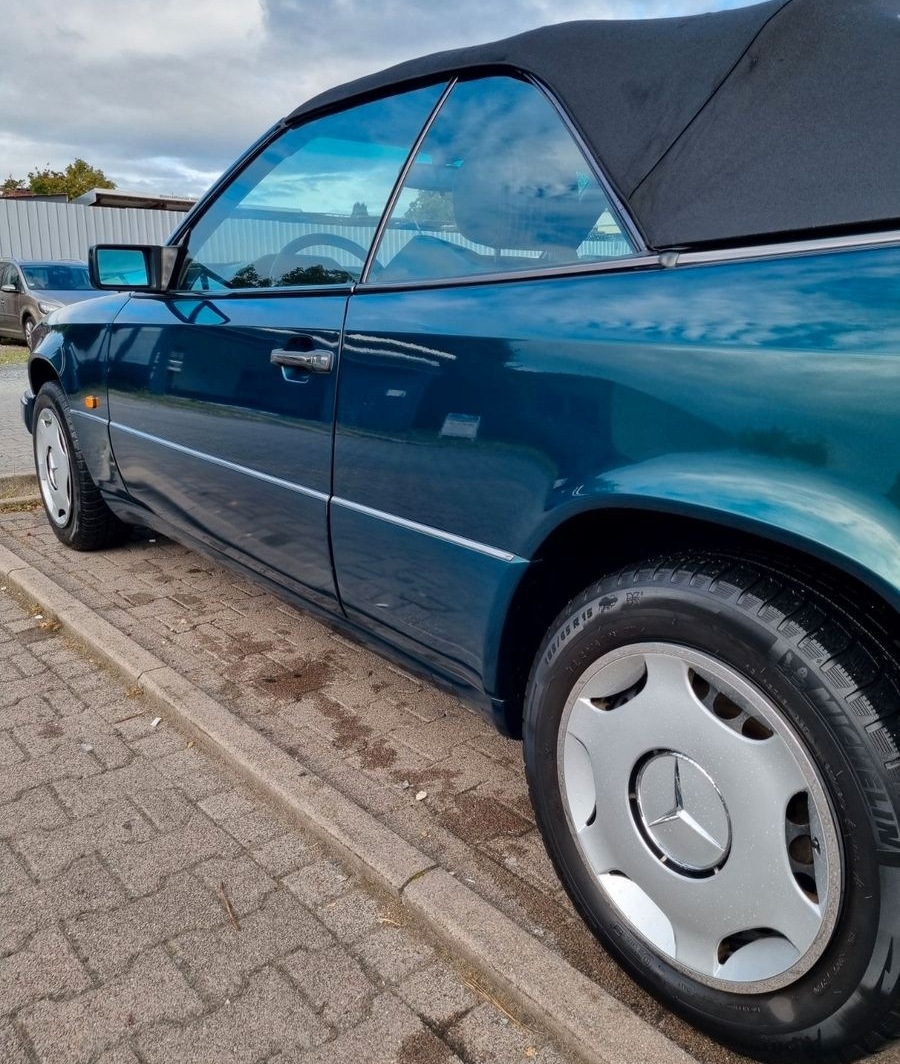 Mercedes-Benz E 200 Cabrio A124, Oldtimer H- Kennzeichen foto 7