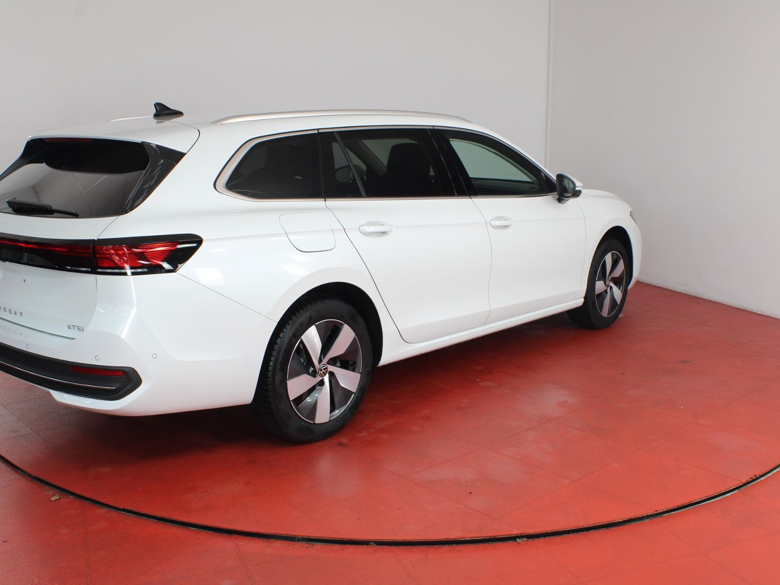 Volkswagen Passat  Business 1.5  eTSI DSG 439,- mtl. IQ-Dri foto 4