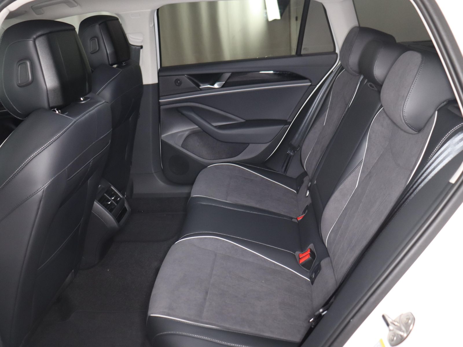 Volkswagen Passat  Business 1.5  eTSI DSG 439,- mtl. IQ-Dri foto 9
