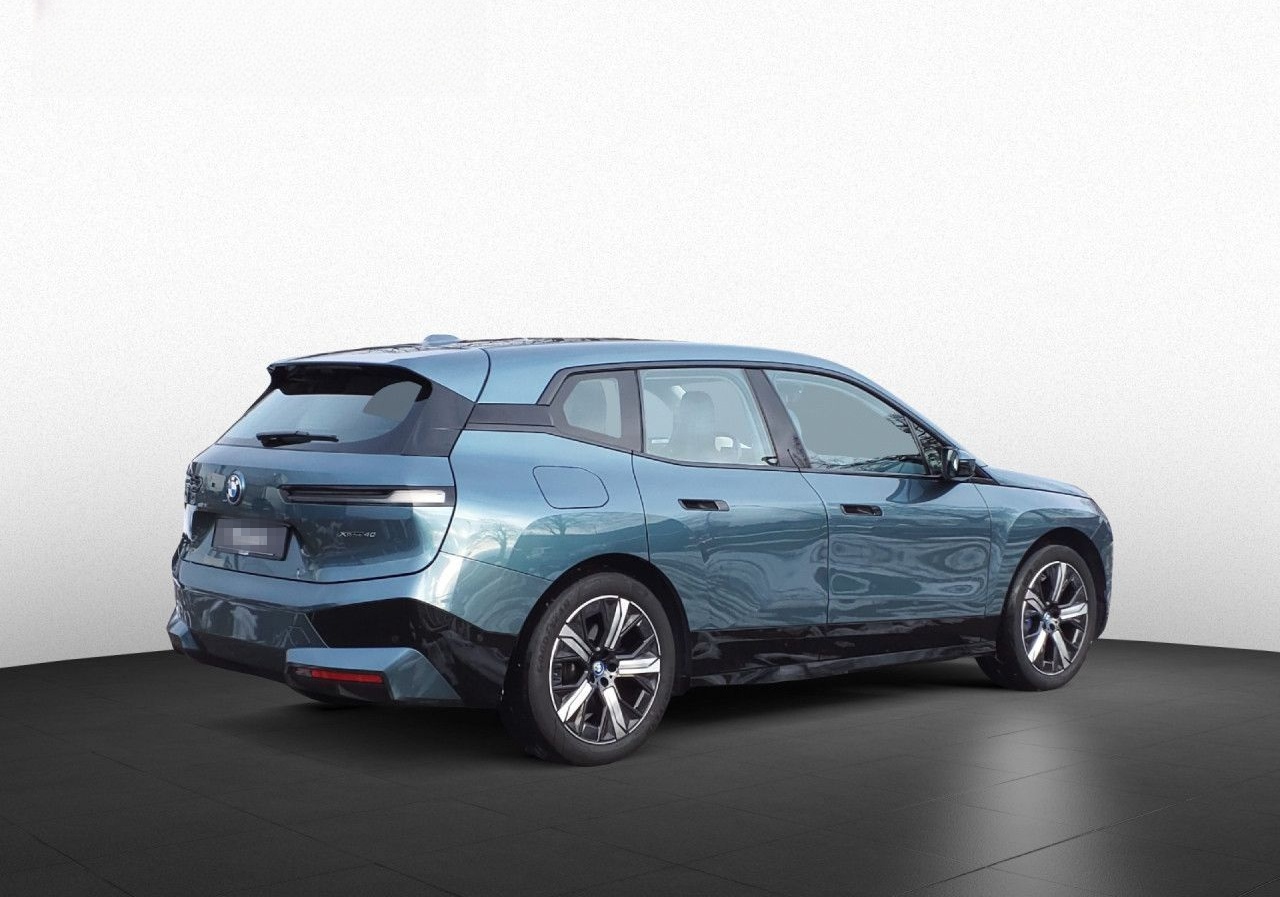BMW iX xDrive 40 Sport LiCoProf DaPro St&Go HUD 21" foto 6
