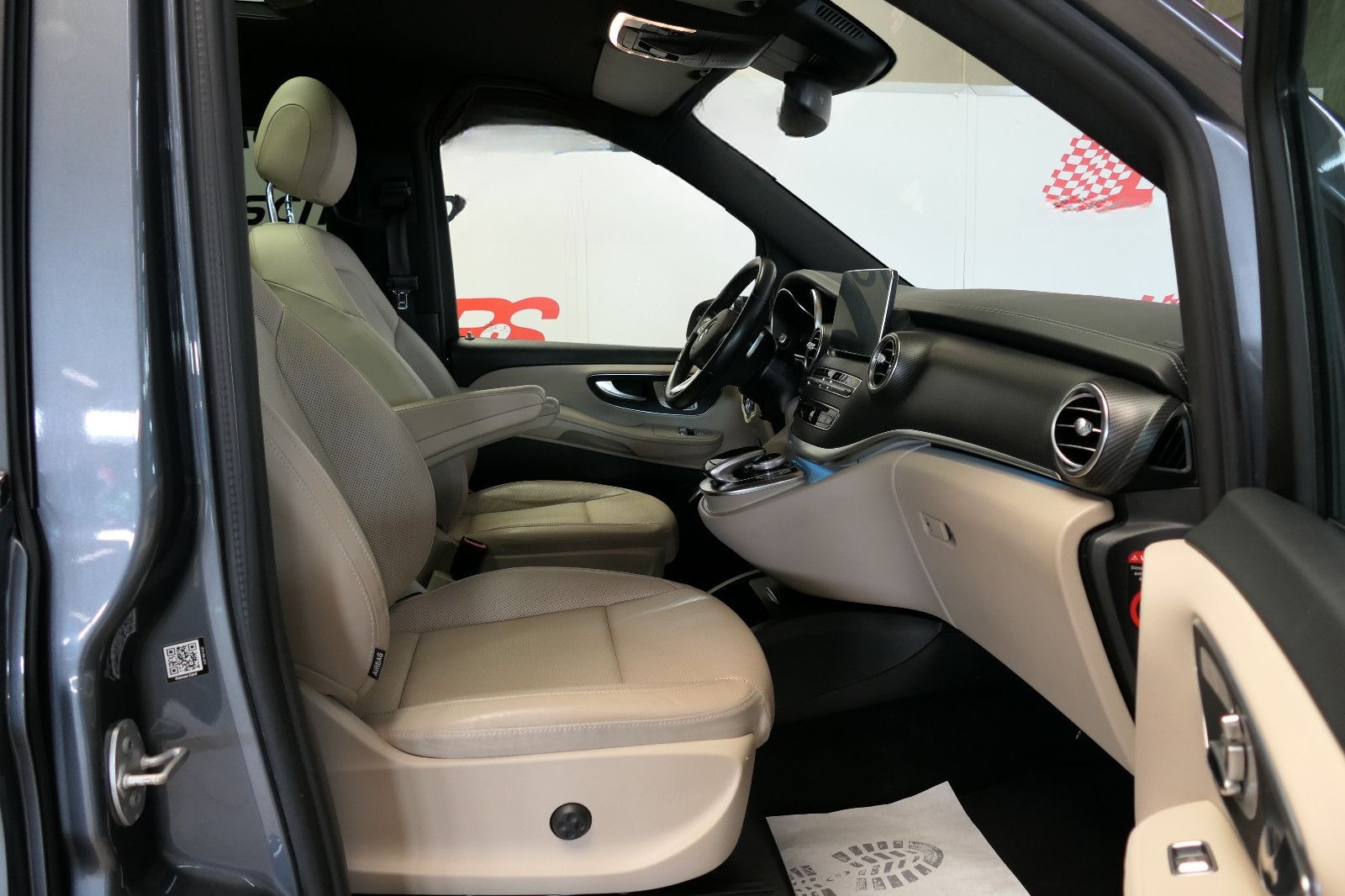 Mercedes-Benz V 250 EDITION AMG-Line *PANO*LEDER*LED*AHK* foto 9