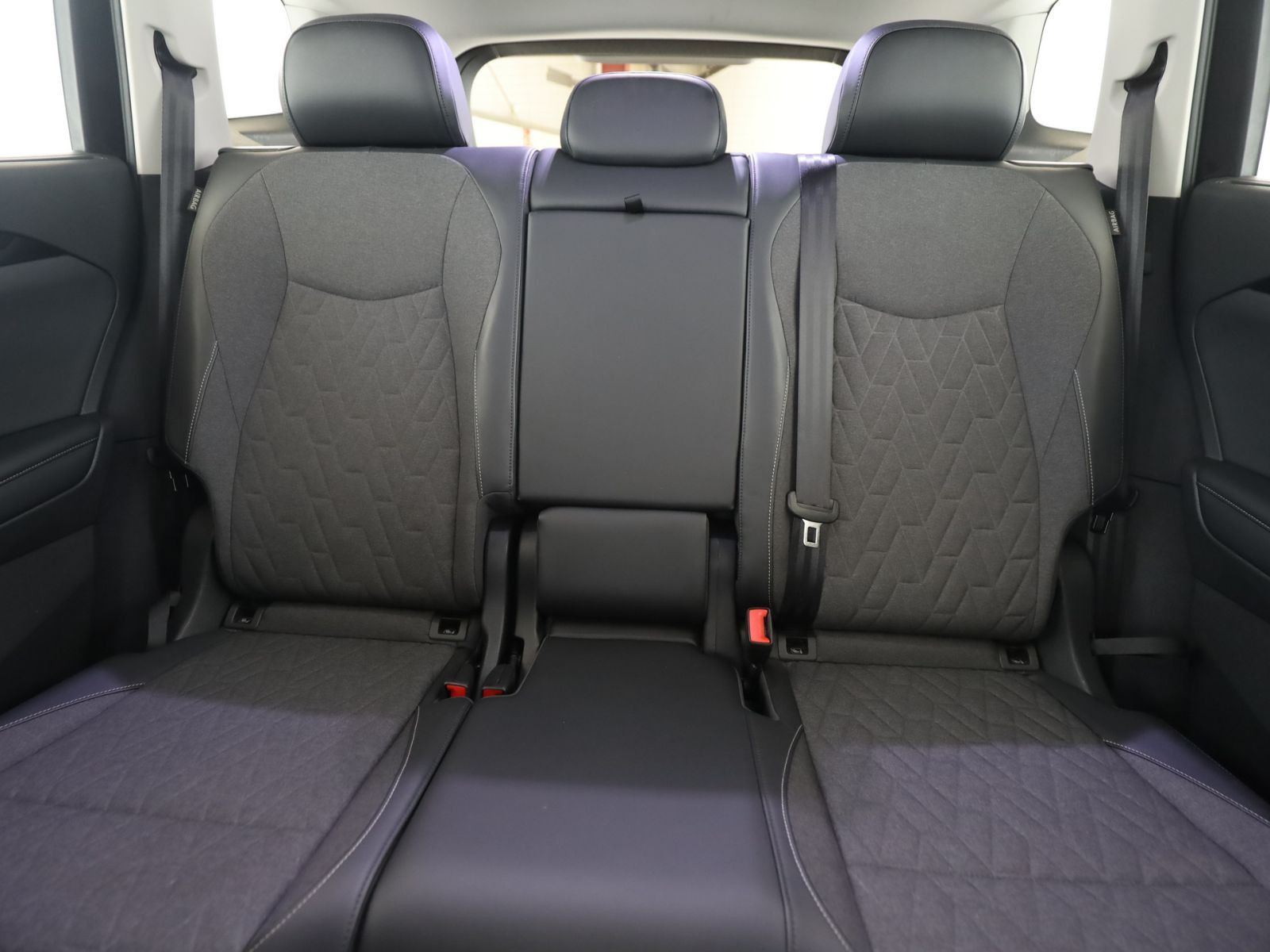 Volkswagen Tayron 2.0 TDI Life 4M AHK+Matrix+RFK+Navi+Apple foto 21
