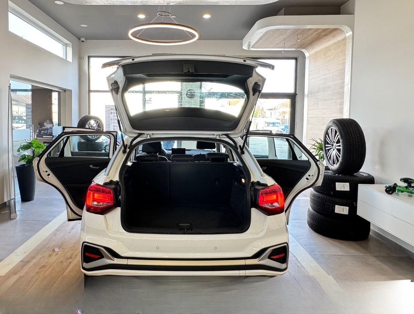 Audi Q2 30 TDI S line Kamera 8Fach foto 23