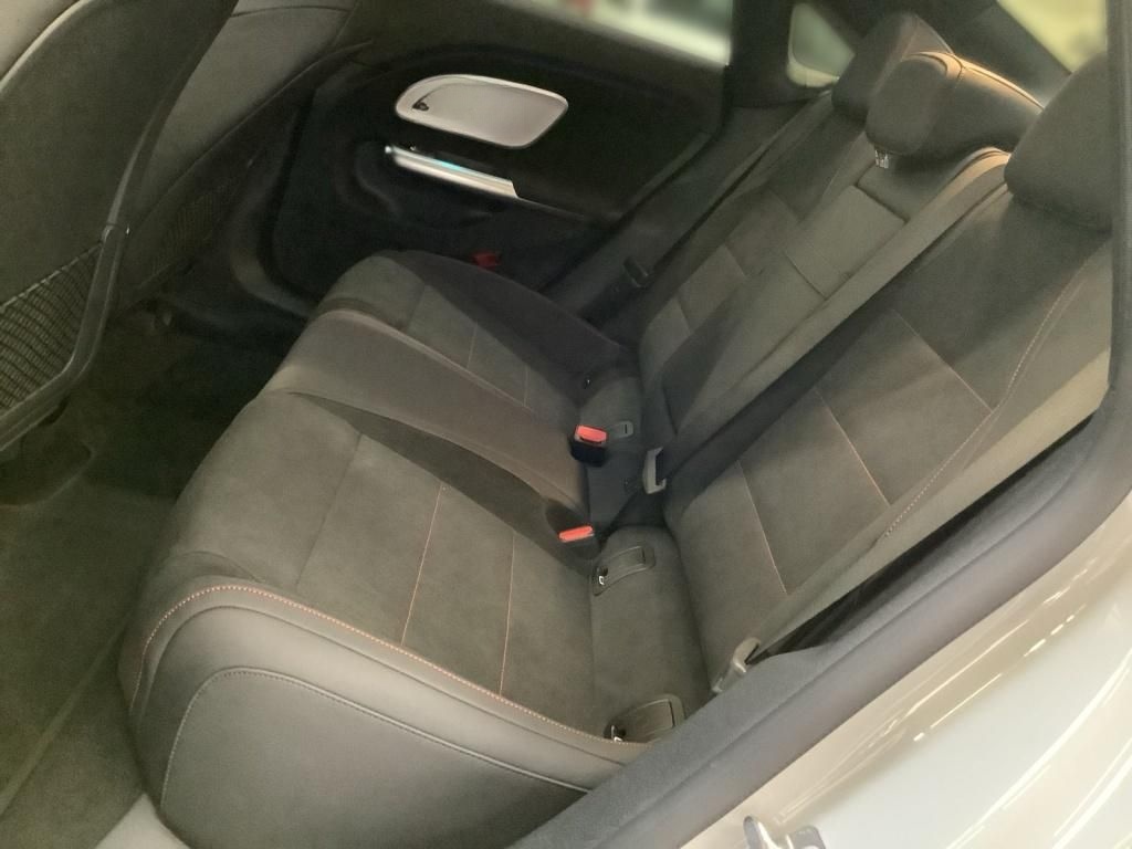 Mercedes-Benz CLA 350 4MATIC mit EQ Technologie AMGLINE+NIGHT+ foto 13