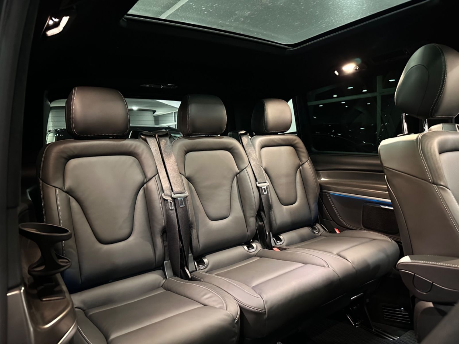 Mercedes-Benz V 300d*EXCLUSIVE*4MATIC*AMG*7Sitzer*StHz*Konsole foto 16