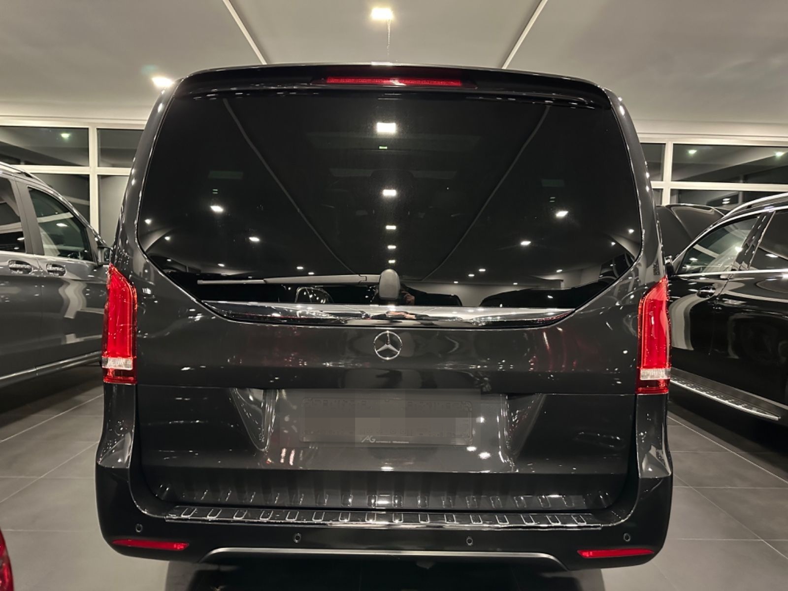 Mercedes-Benz V 300d*EXCLUSIVE*4MATIC*AMG*7Sitzer*StHz*Konsole foto 5