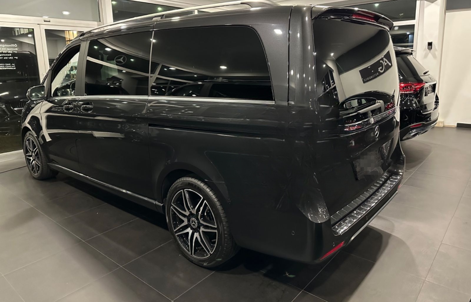 Mercedes-Benz V 300d*EXCLUSIVE*4MATIC*AMG*7Sitzer*StHz*Konsole foto 6