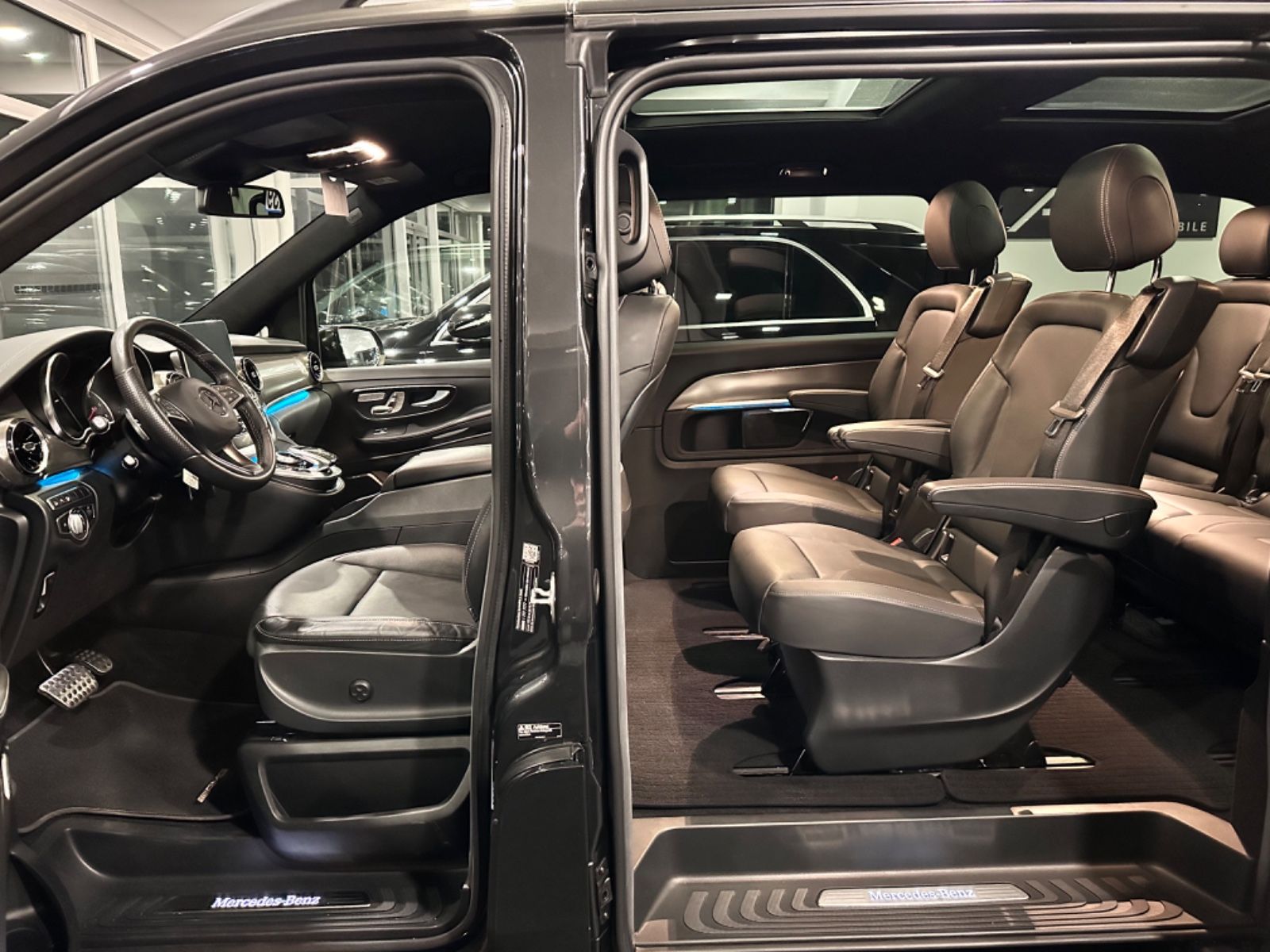 Mercedes-Benz V 300d*EXCLUSIVE*4MATIC*AMG*7Sitzer*StHz*Konsole foto 7