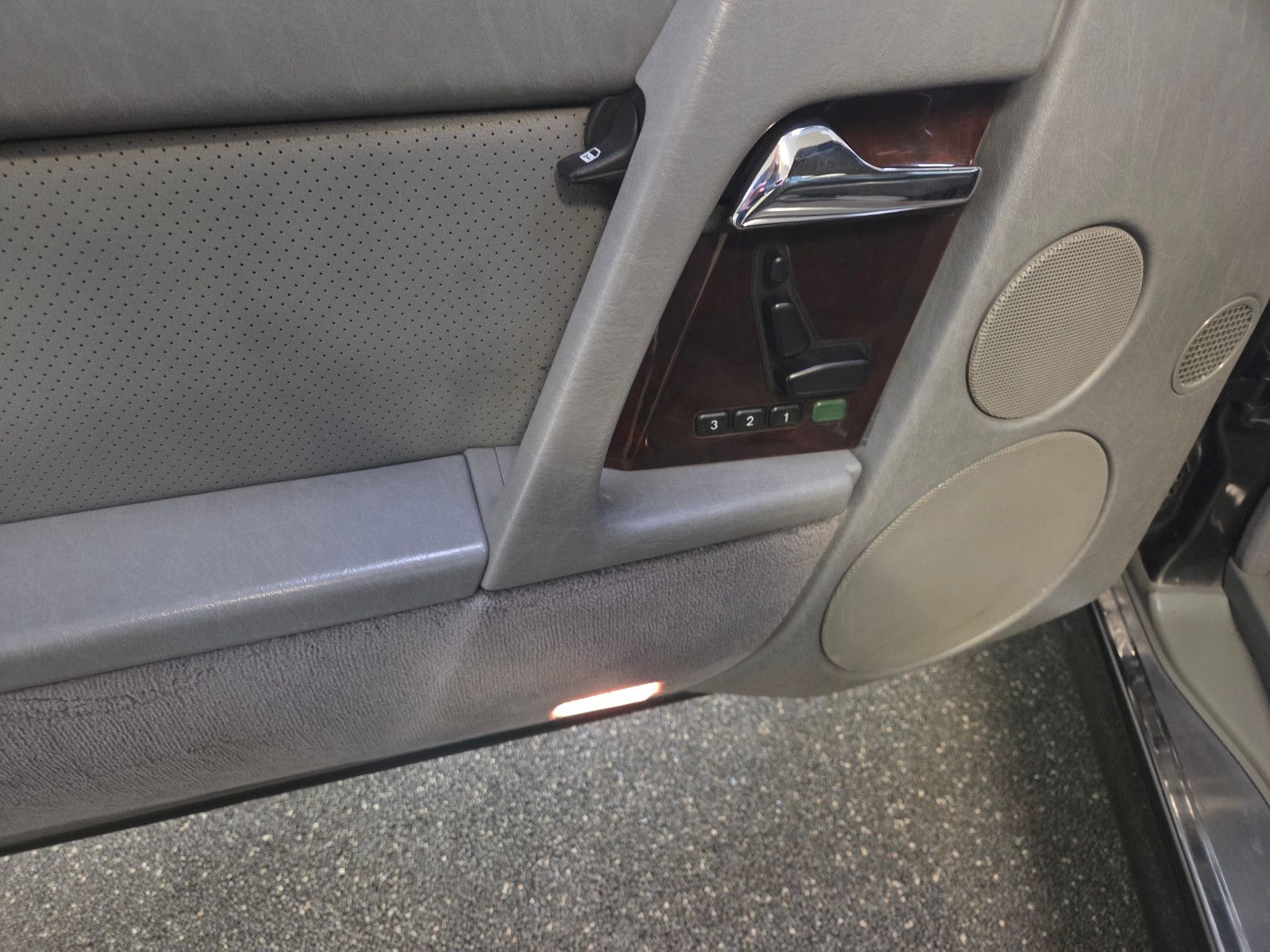 Mercedes-Benz 500 SL mit Fondsitzen foto 14