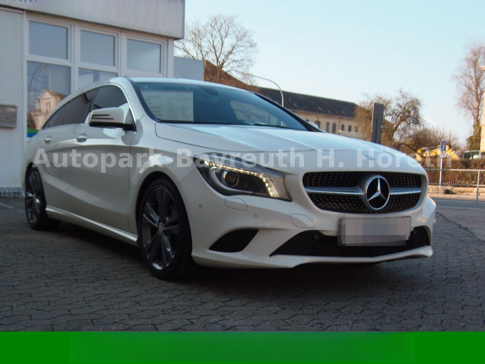 Mercedes-Benz CLA 200 SB BI XENON AHK NAVI PDC V+H SITZHZG foto 2