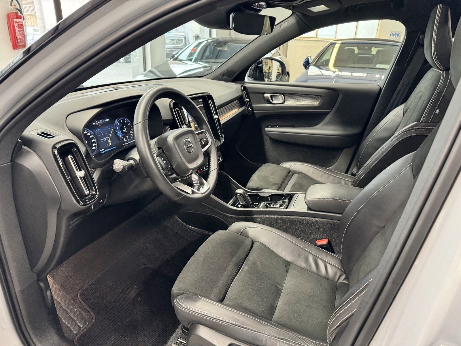 Volvo XC40 B4 B Aut. R-Design PANORAMA AHK ACC 360° foto 12