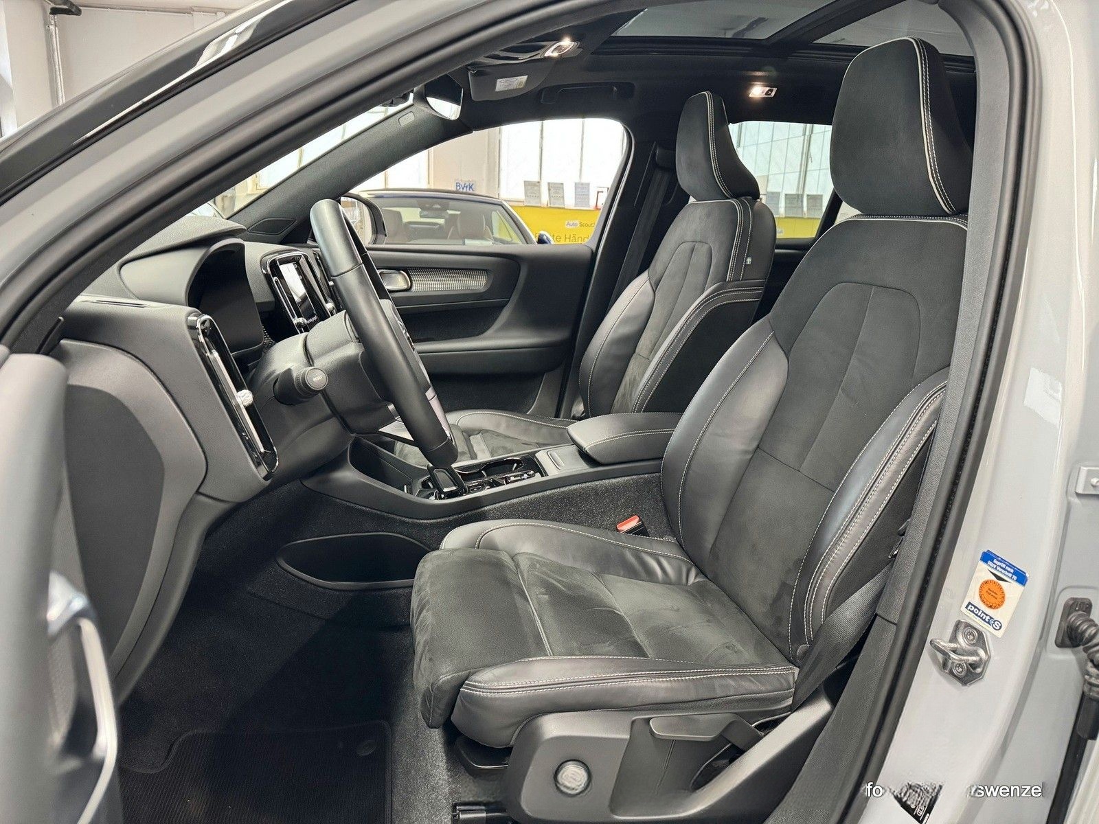 Volvo XC40 B4 B Aut. R-Design PANORAMA AHK ACC 360° foto 15