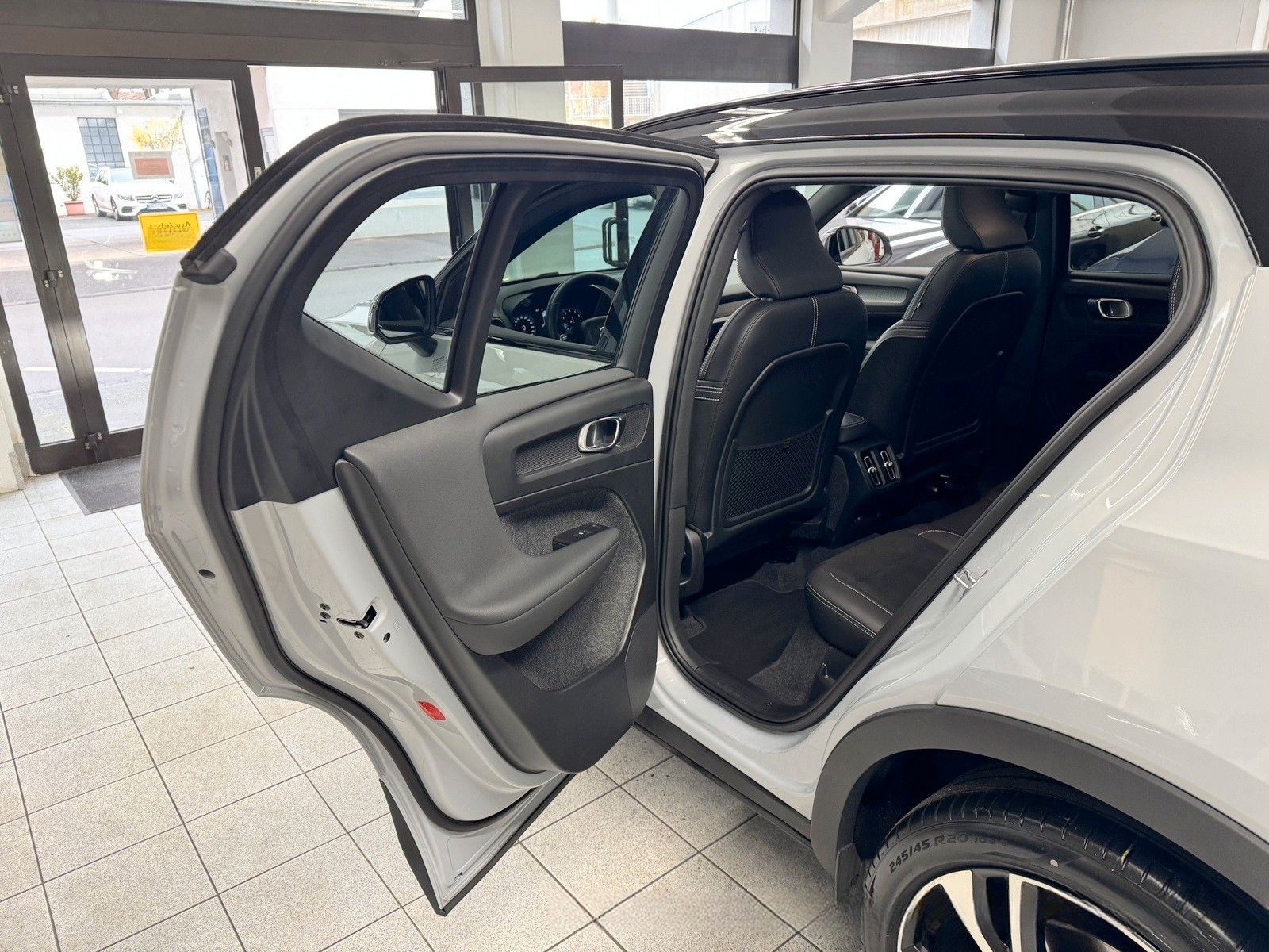 Volvo XC40 B4 B Aut. R-Design PANORAMA AHK ACC 360° foto 18