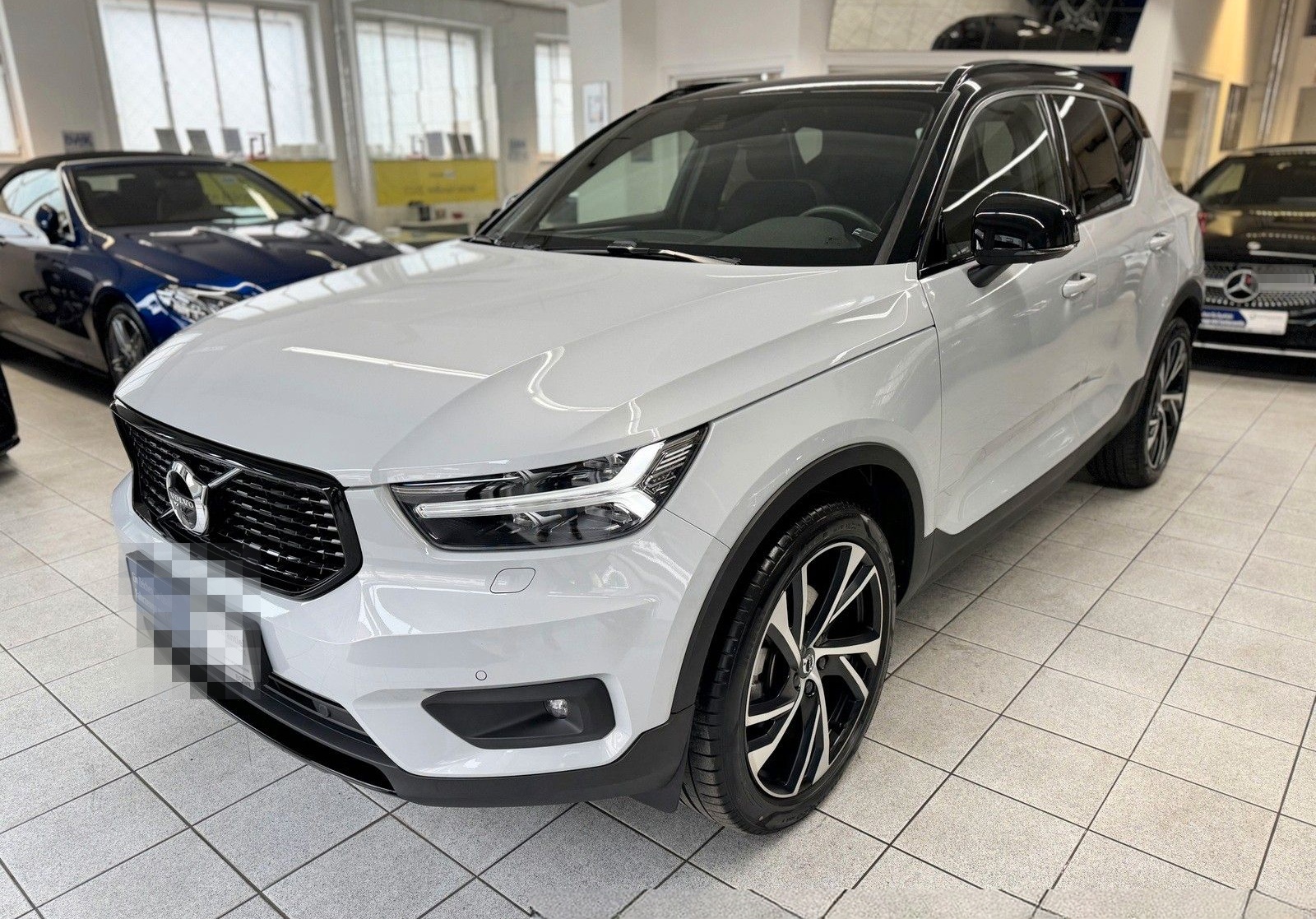 Volvo XC40 B4 B Aut. R-Design PANORAMA AHK ACC 360° foto 4