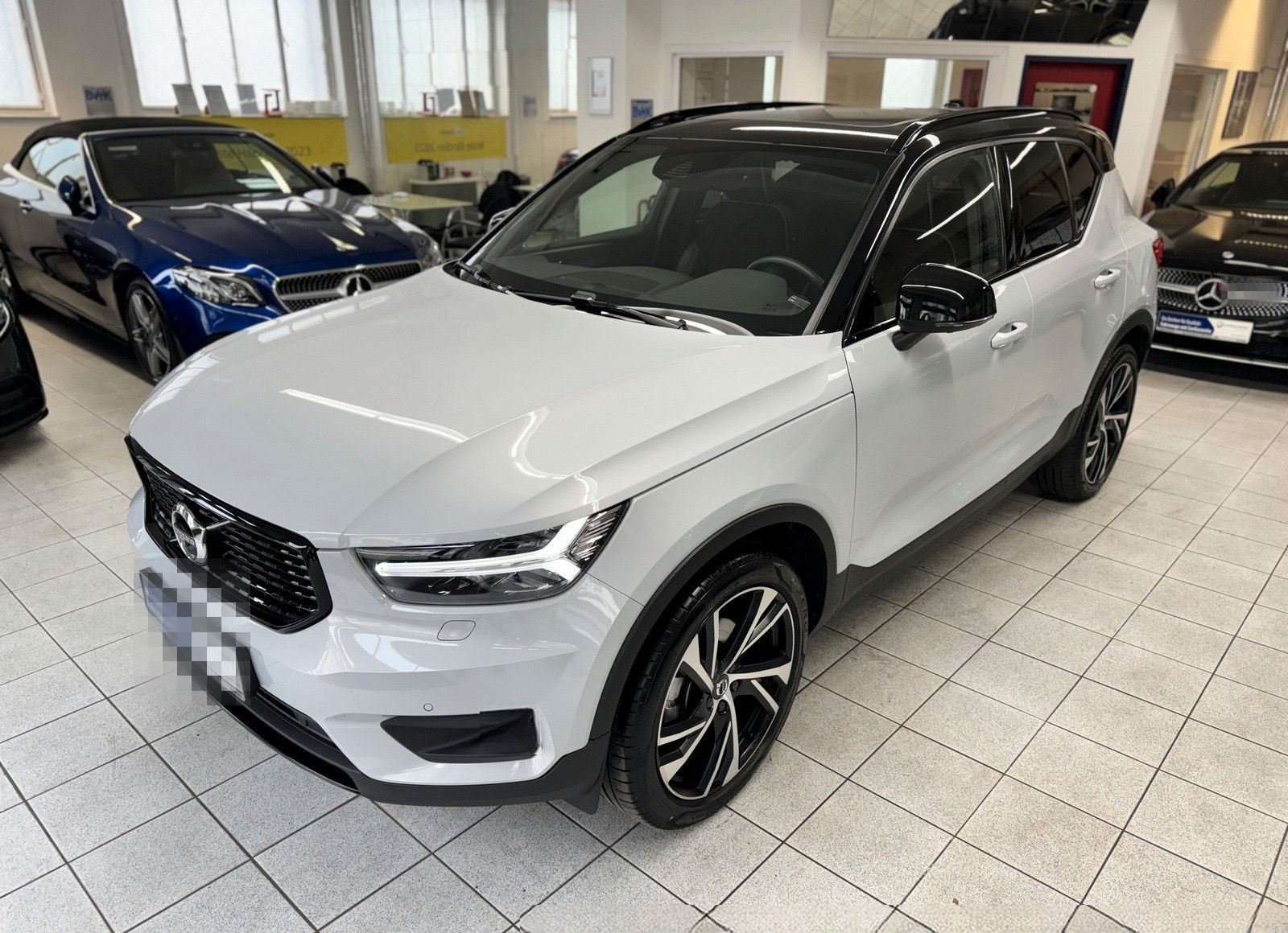 Volvo XC40 B4 B Aut. R-Design PANORAMA AHK ACC 360° foto 5