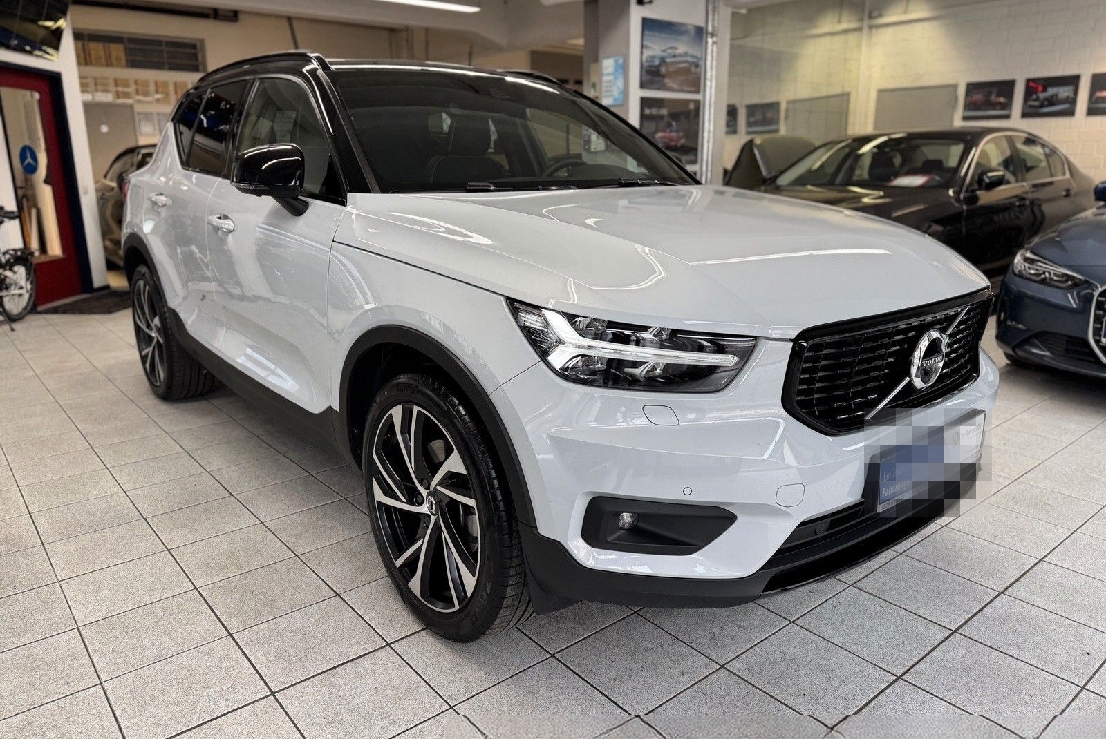 Volvo XC40 B4 B Aut. R-Design PANORAMA AHK ACC 360° foto 6