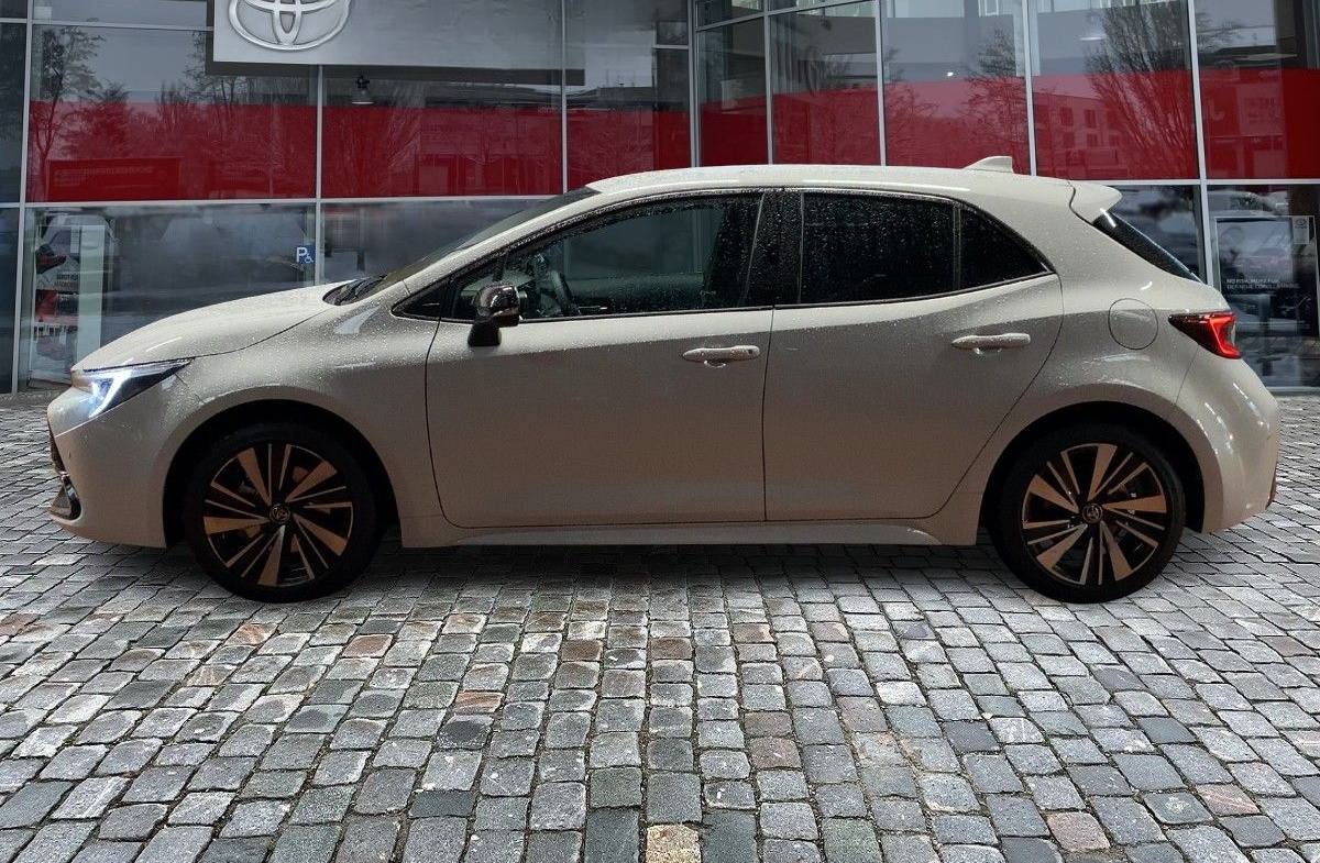 Toyota Corolla 2.0Teamplayer wenig KM*junger Gebrauchte foto 2