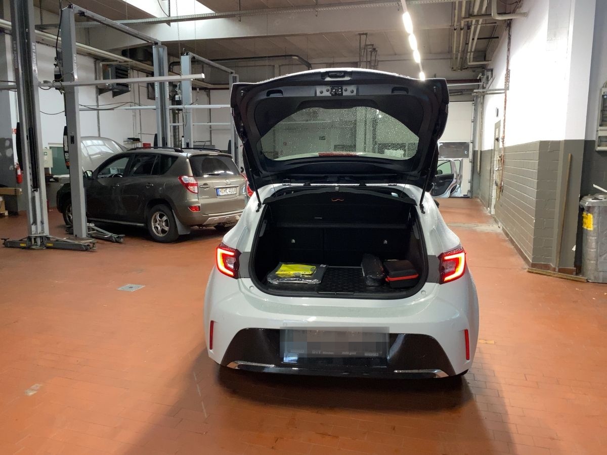 Toyota Corolla 2.0Teamplayer wenig KM*junger Gebrauchte foto 7