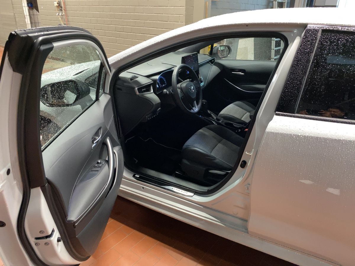Toyota Corolla 2.0Teamplayer wenig KM*junger Gebrauchte foto 8