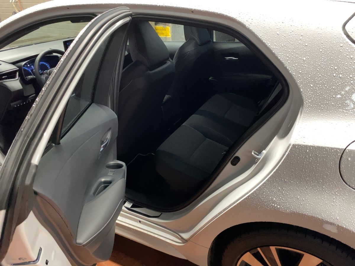 Toyota Corolla 2.0Teamplayer wenig KM*junger Gebrauchte foto 9