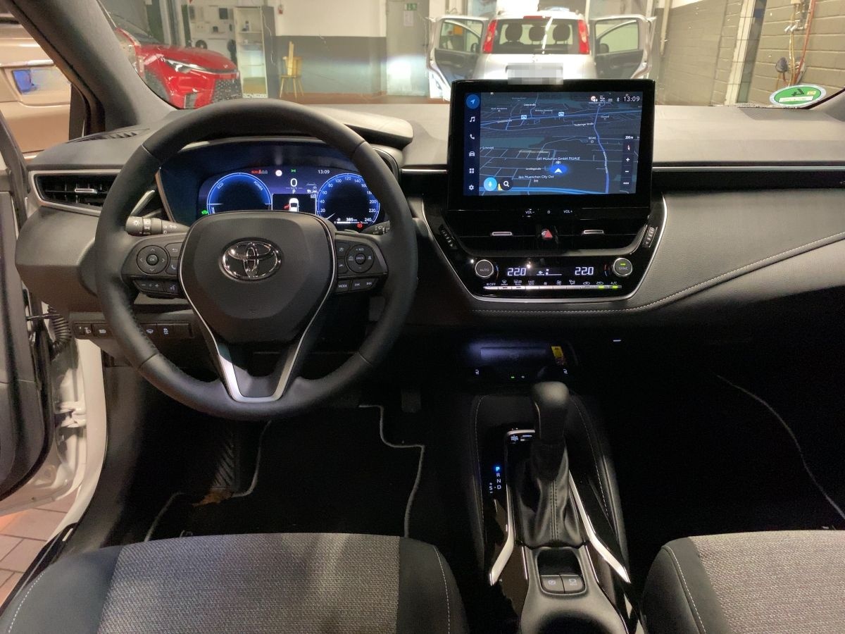 Toyota Corolla 2.0Teamplayer wenig KM*junger Gebrauchte foto 10