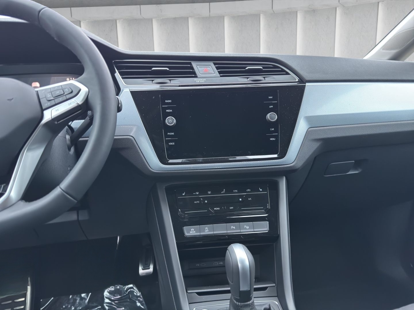 Volkswagen Touran R-LINE 1.5TSI DSG AHK,7-SITZE,SPORTFAHRW. foto 12