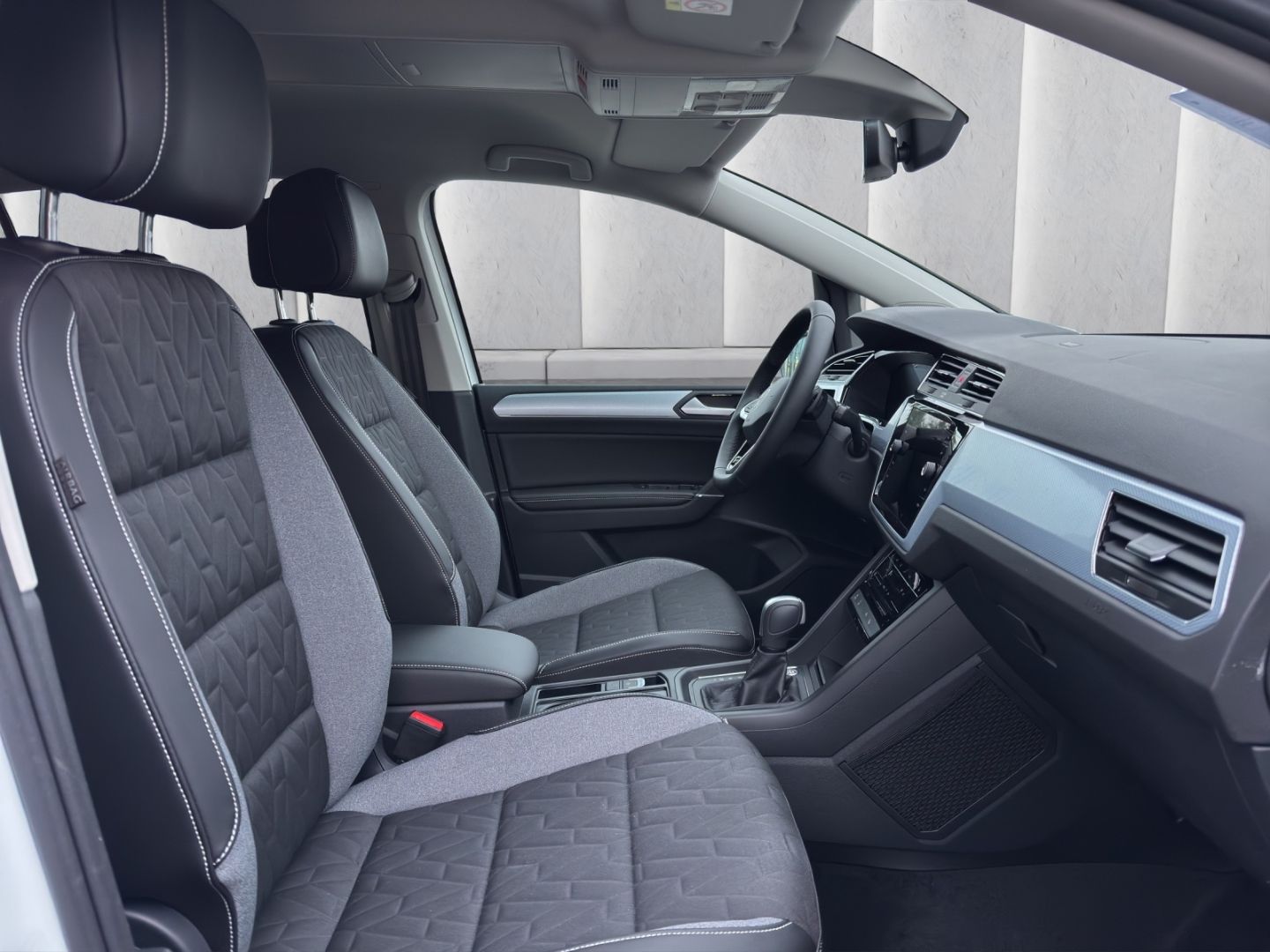 Volkswagen Touran R-LINE 1.5TSI DSG AHK,7-SITZE,SPORTFAHRW. foto 13