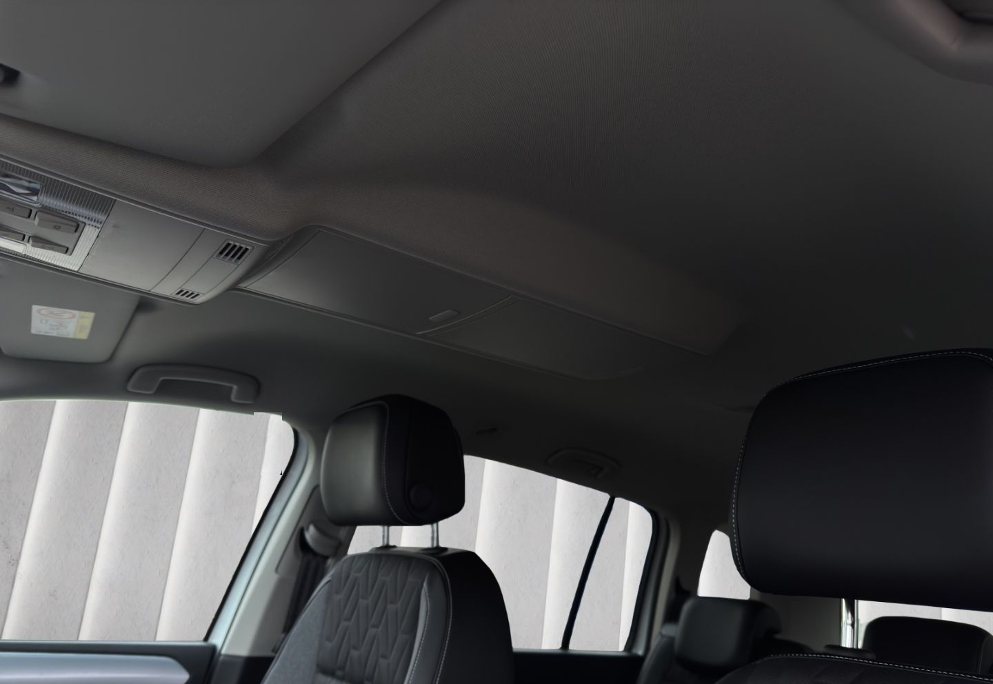 Volkswagen Touran R-LINE 1.5TSI DSG AHK,7-SITZE,SPORTFAHRW. foto 17