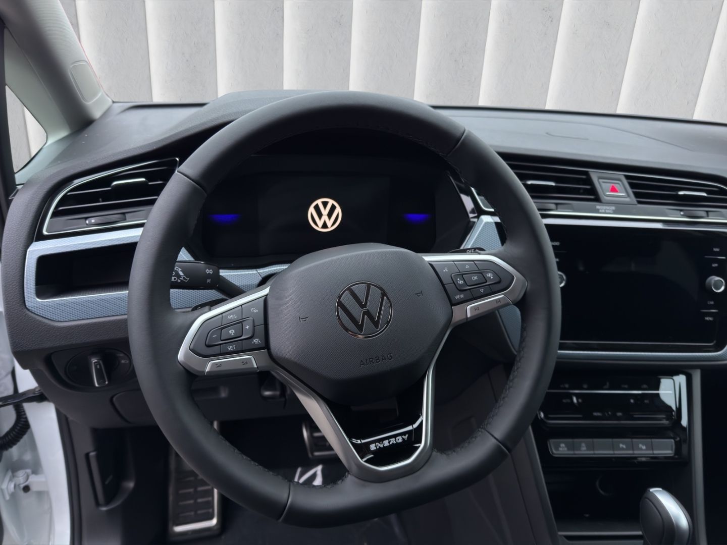Volkswagen Touran R-LINE 1.5TSI DSG AHK,7-SITZE,SPORTFAHRW. foto 18