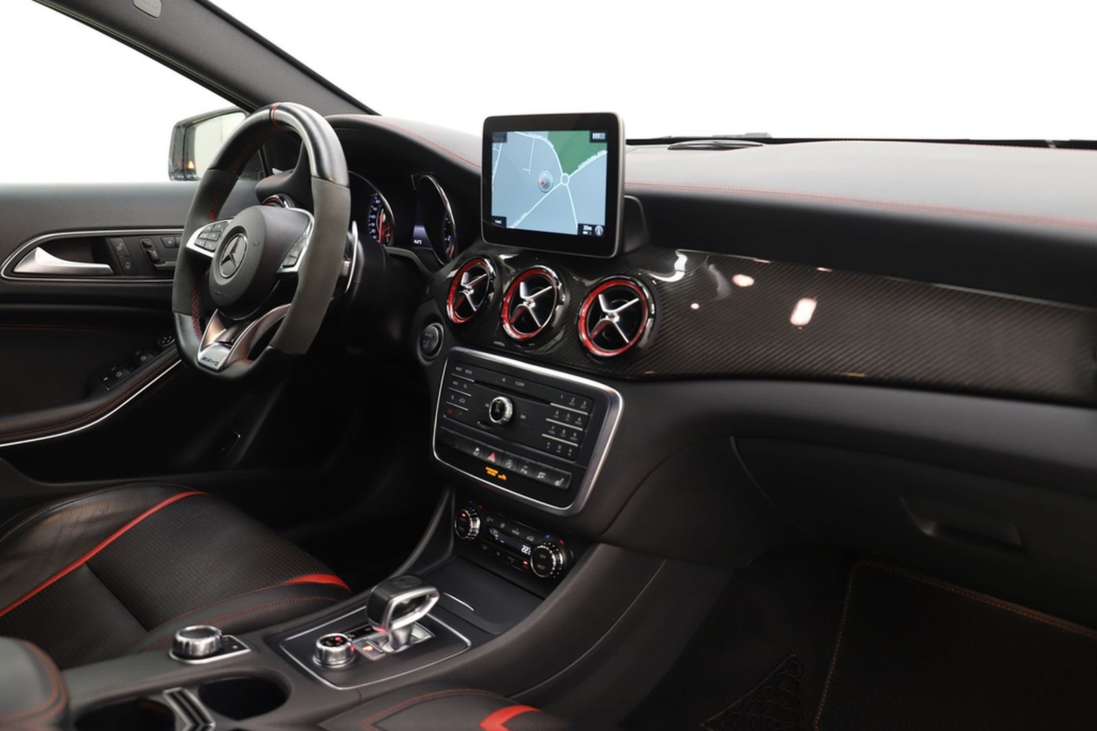 Mercedes-Benz GLA 45 AMG 381PS 7G 4M CARBON PAGA Performance foto 15