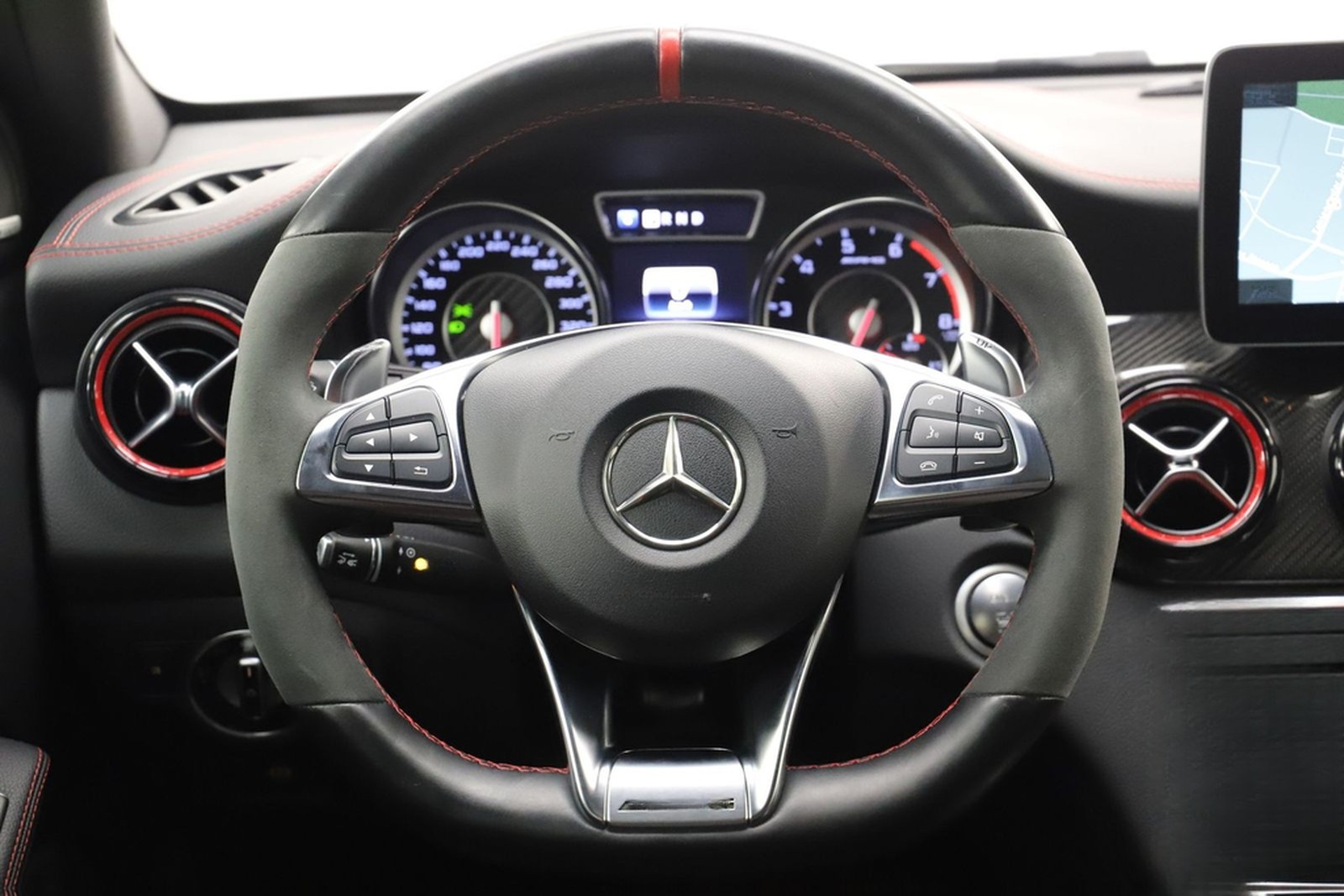 Mercedes-Benz GLA 45 AMG 381PS 7G 4M CARBON PAGA Performance foto 21