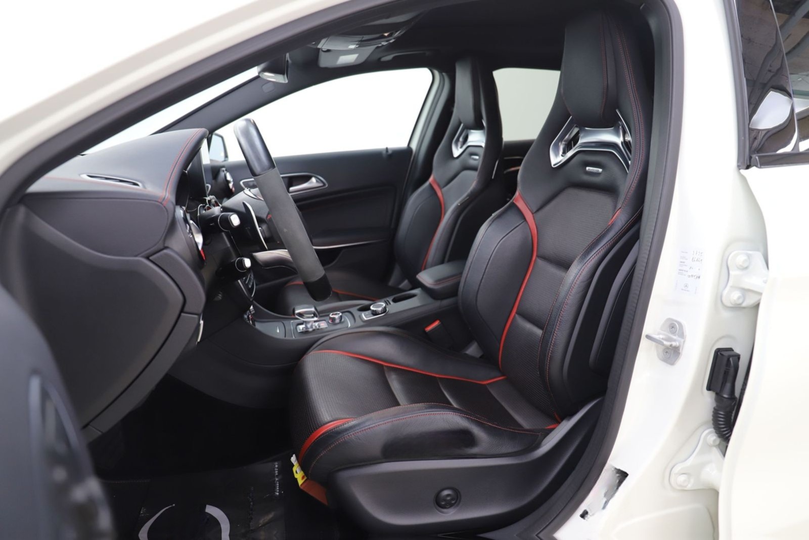 Mercedes-Benz GLA 45 AMG 381PS 7G 4M CARBON PAGA Performance foto 9