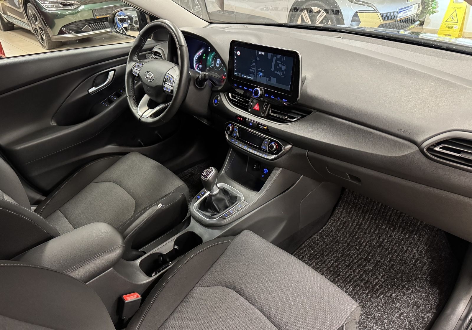 Hyundai i30 Fastback Edition 30+ LED R.Cam DAB+ Navi SHZ foto 17