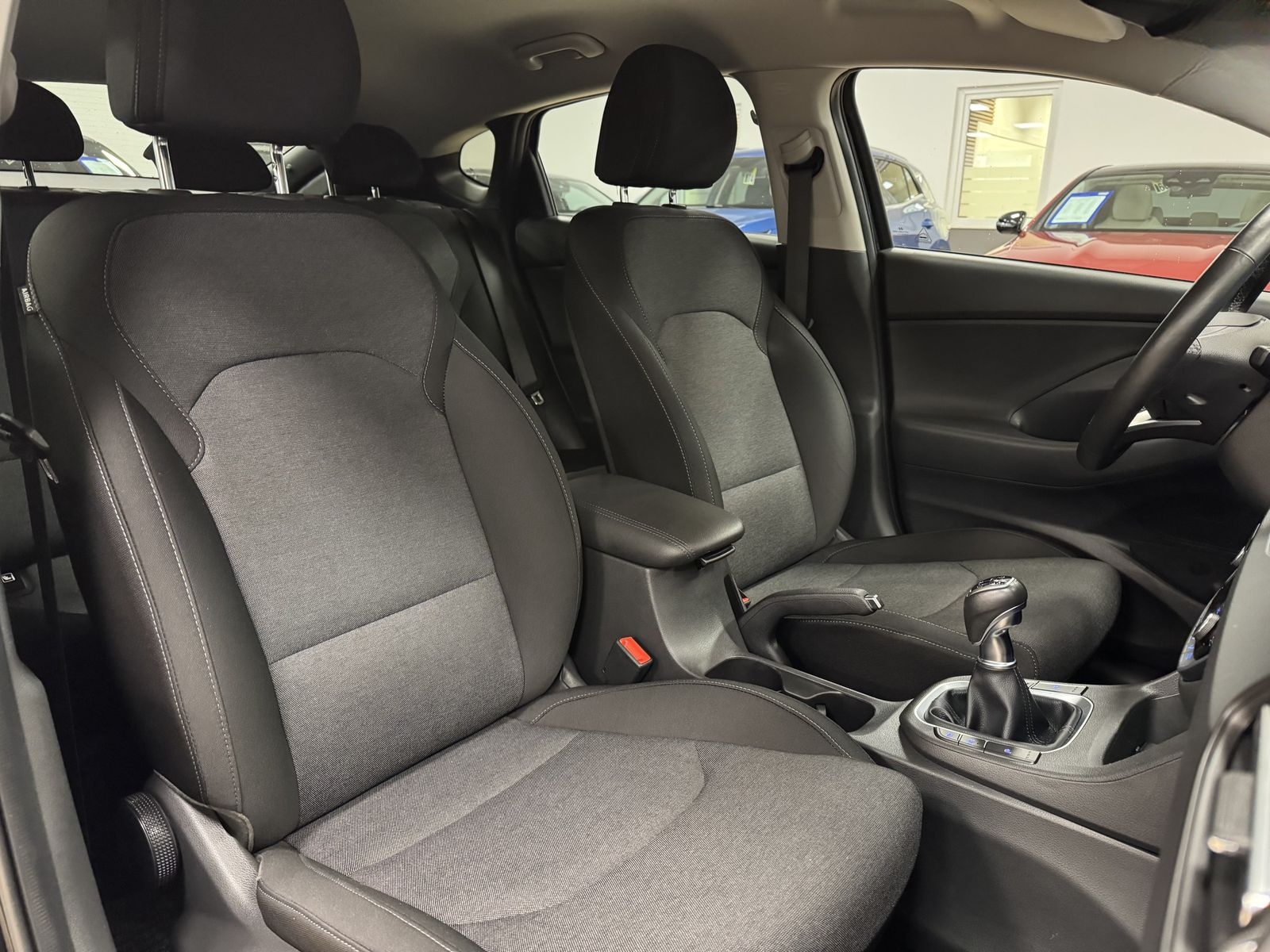 Hyundai i30 Fastback Edition 30+ LED R.Cam DAB+ Navi SHZ foto 19