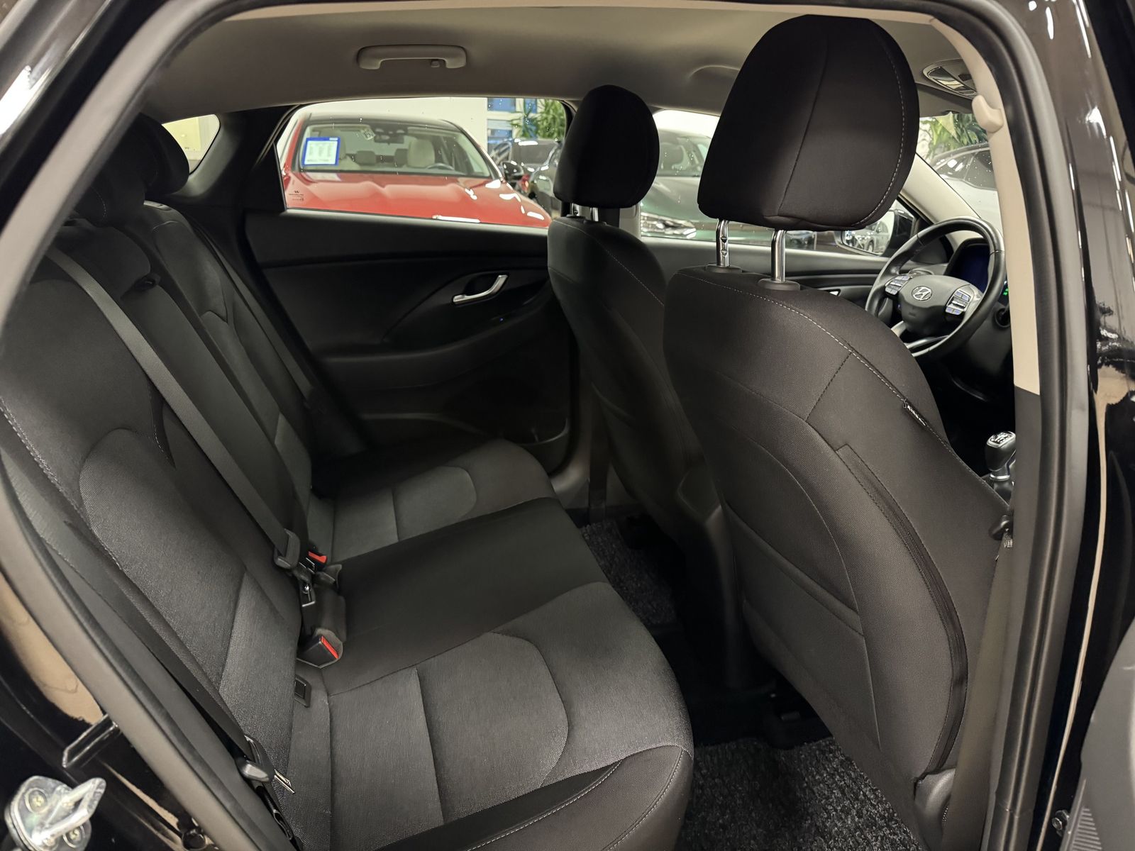 Hyundai i30 Fastback Edition 30+ LED R.Cam DAB+ Navi SHZ foto 21