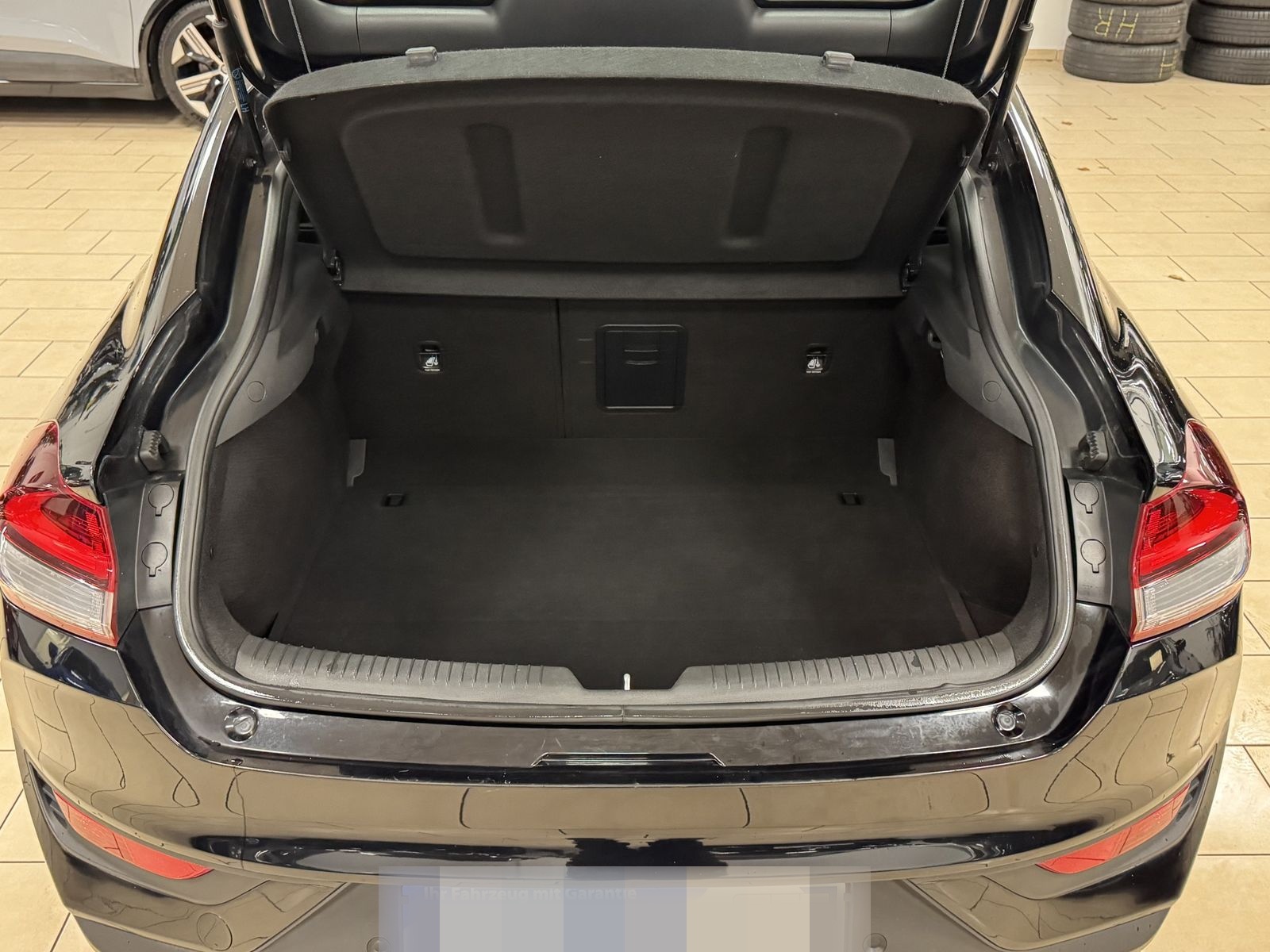 Hyundai i30 Fastback Edition 30+ LED R.Cam DAB+ Navi SHZ foto 8