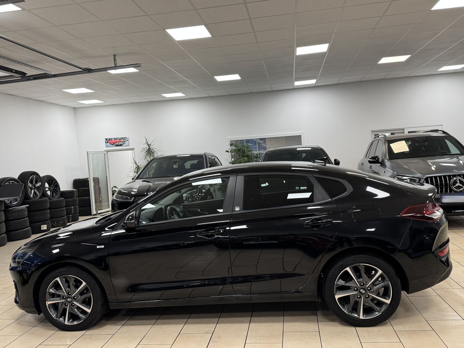 Hyundai i30 Fastback Edition 30+ LED R.Cam DAB+ Navi SHZ foto 9