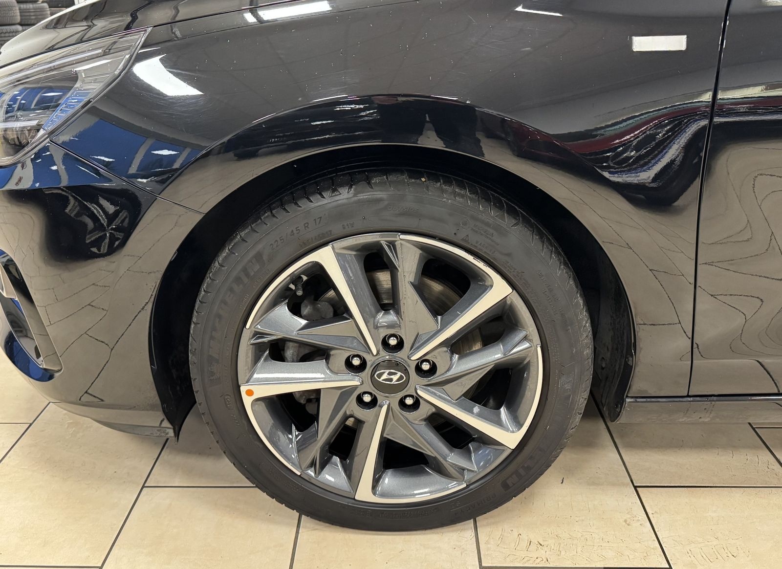 Hyundai i30 Fastback Edition 30+ LED R.Cam DAB+ Navi SHZ foto 10