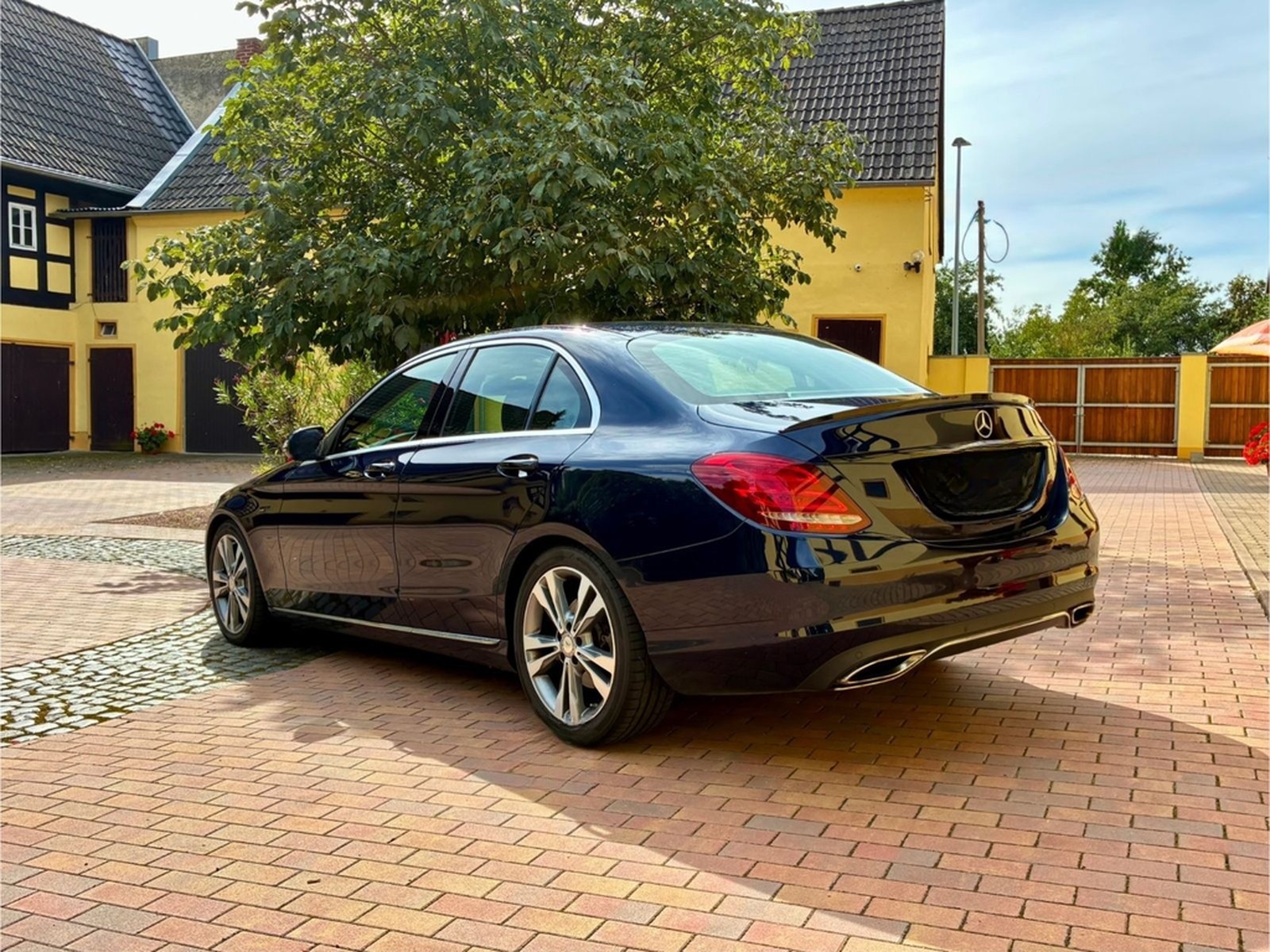 Mercedes-Benz C 400 4MATIC Autom. - foto 9