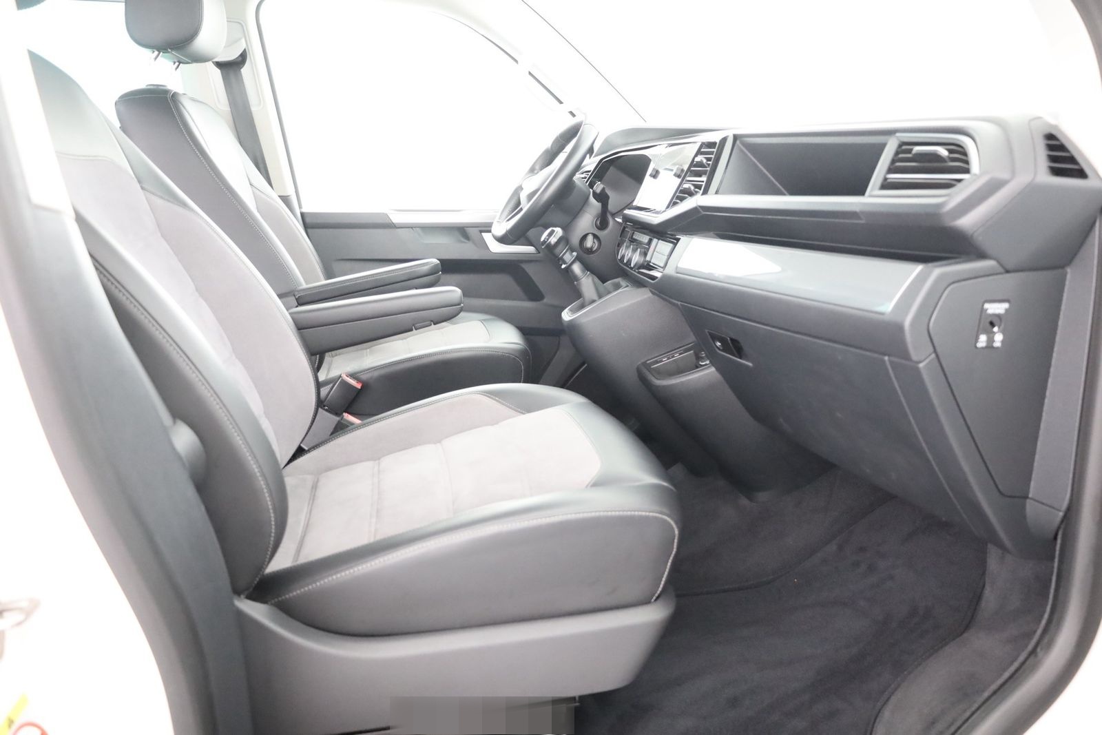 Volkswagen T6.1 Multivan 2.0 TDI GenerationSix ACC LED Navi foto 24
