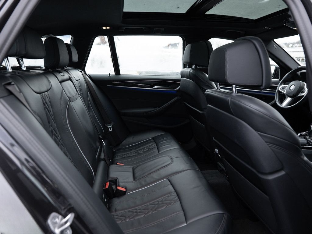 BMW 540d Touring xDrive M-Sport PANO HUD LASER W-LAN foto 11
