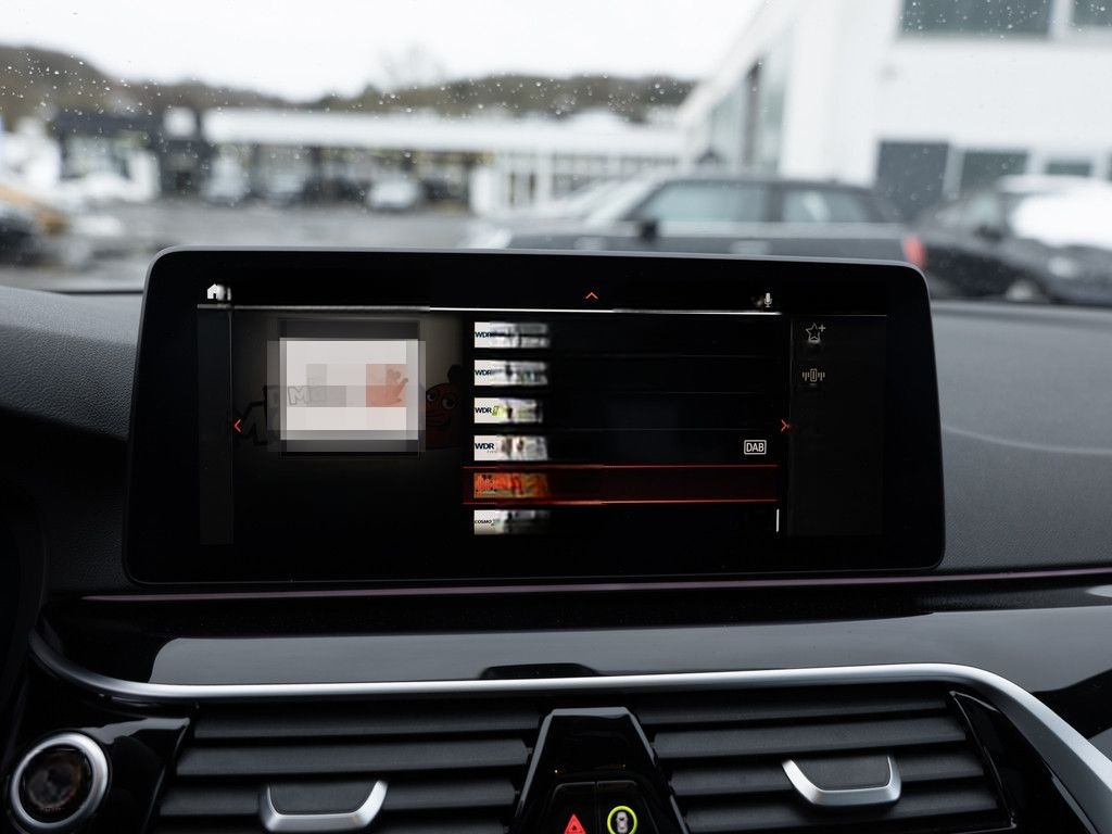 BMW 540d Touring xDrive M-Sport PANO HUD LASER W-LAN foto 18