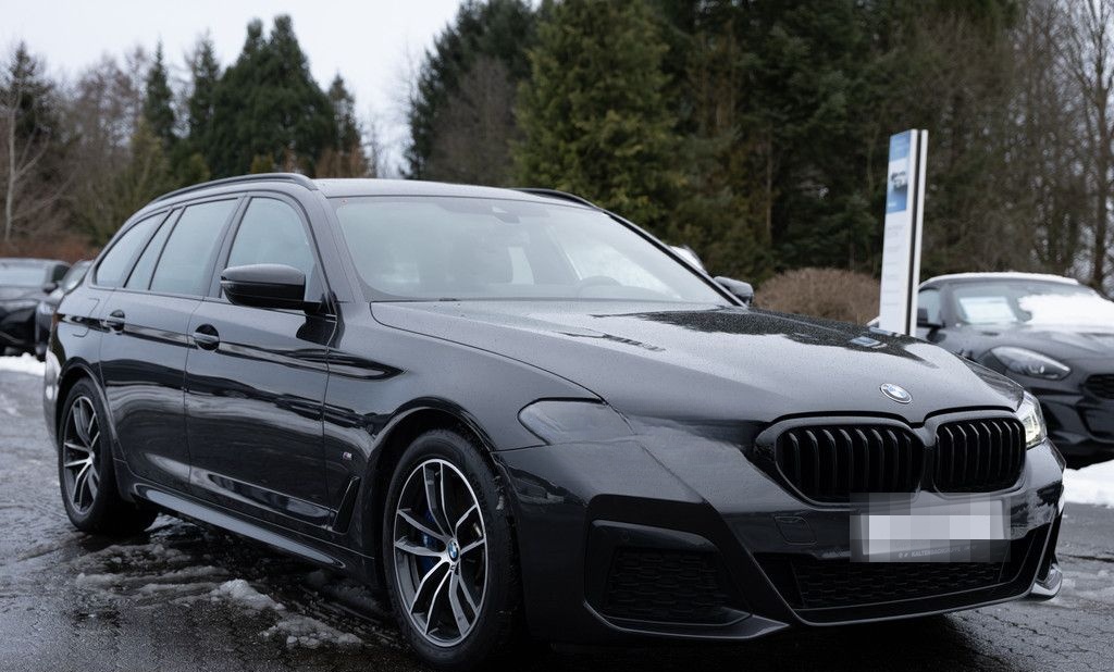 BMW 540d Touring xDrive M-Sport PANO HUD LASER W-LAN foto 3
